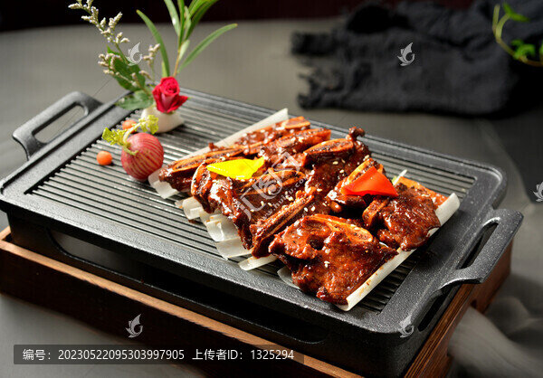 黑椒菌皇牛仔骨
