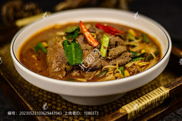水煮小黃牛肉