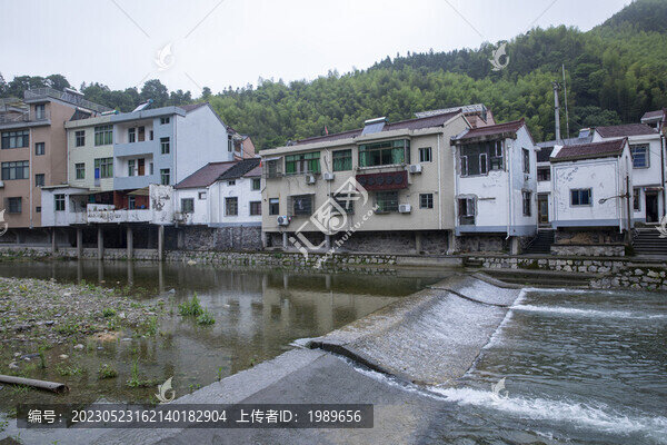 山里民居