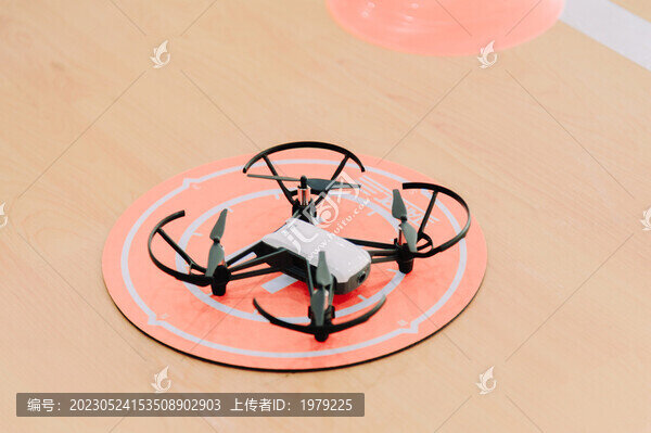 穿越機(jī)