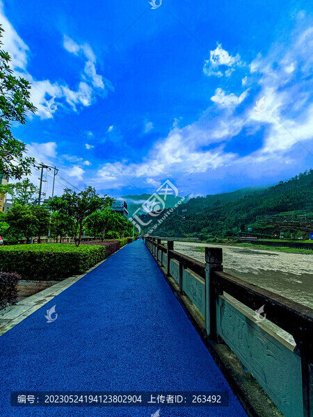 河堤橡膠跑道