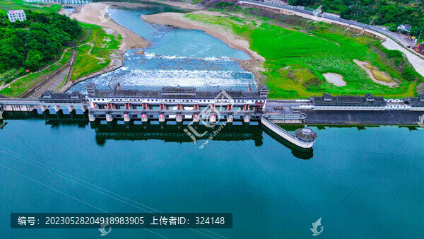 調(diào)節(jié)壩風(fēng)雨廊橋