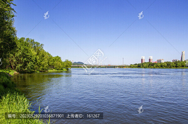 夏日松花江