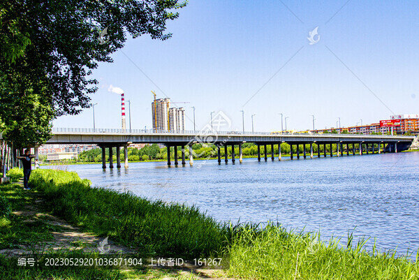 夏日松花江