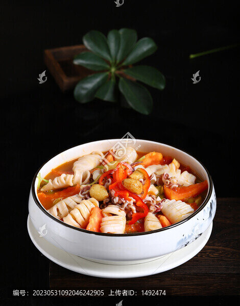 冬陰功野生魷魚蜆肉