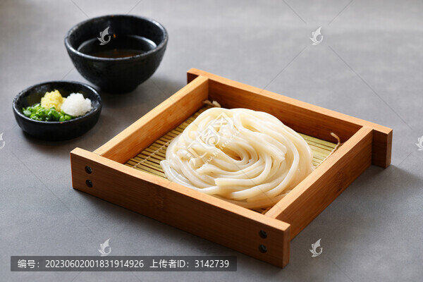 冷烏冬面
