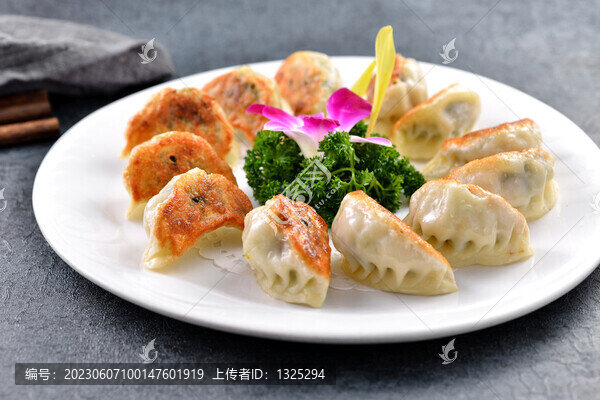 脆皮煎餃