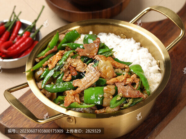 辣椒炒肉蓋碼飯
