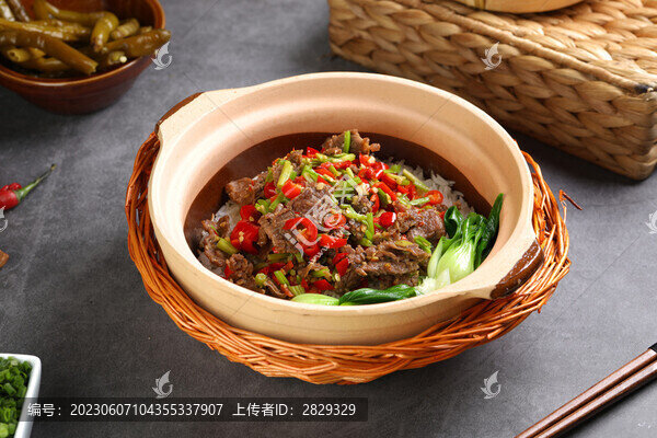 香菜牛肉蓋碼飯