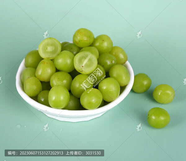 小珍珠陽光玫瑰葡萄