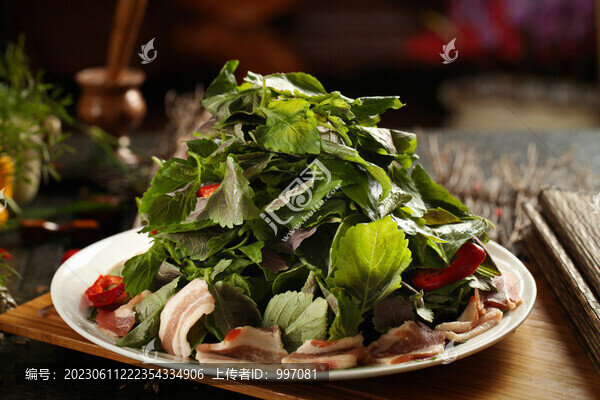 蘇子葉炒五花肉
