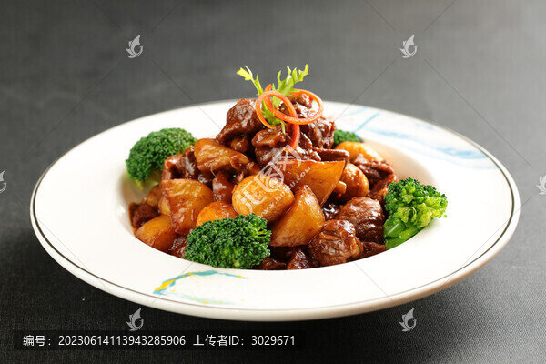 土豆燒牛肉