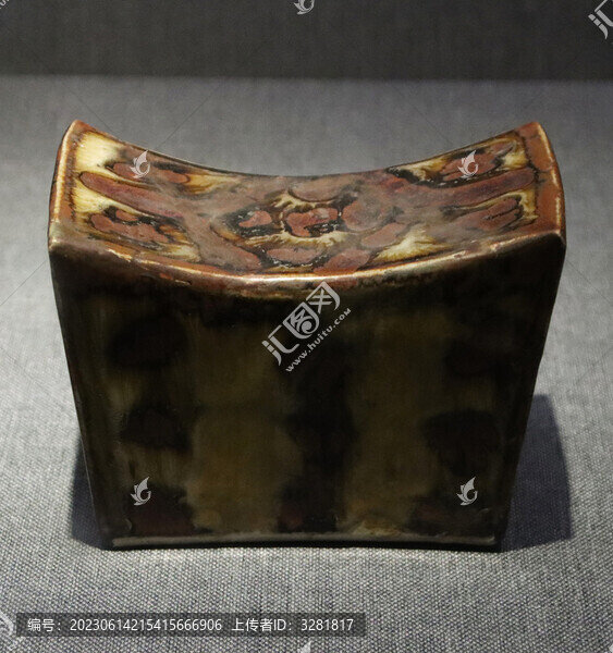 景德鎮(zhèn)釉色瓷枕特寫