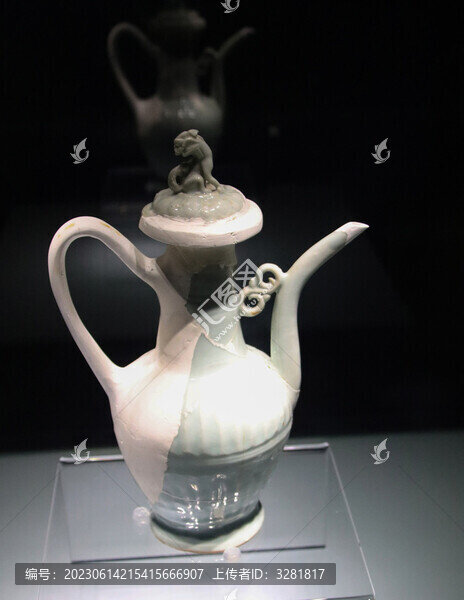 景德鎮(zhèn)釉色瓷器特寫(xiě)