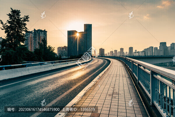 黃昏城市道路