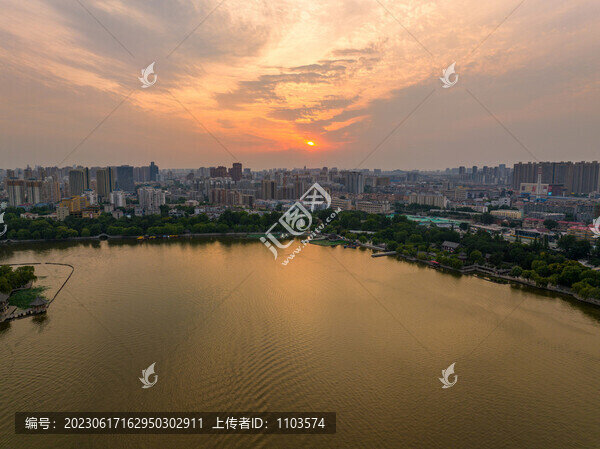 航拍濟(jì)南大明湖晚霞