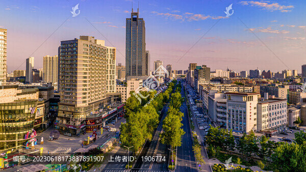 夏日里的中國(guó)長(zhǎng)春城區(qū)晨景