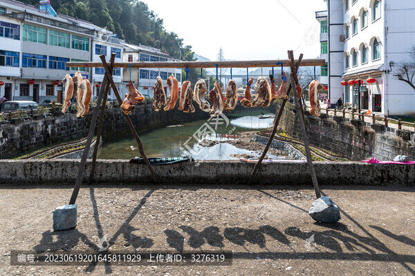 浙江磐安雙峰年底曬臘肉