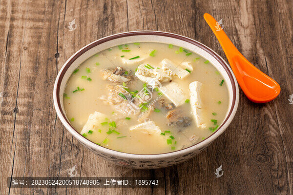 鯽魚豆腐湯