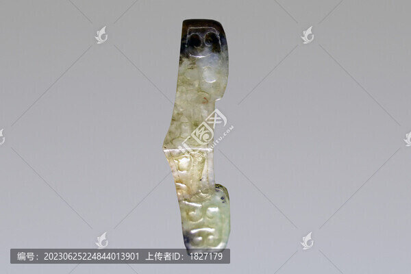 獸面云紋玉劍格