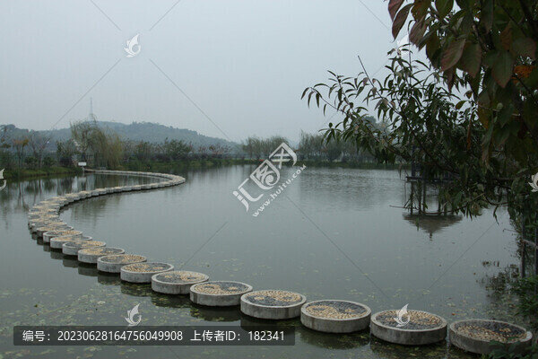 湖面過(guò)道