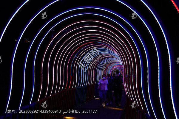 霓虹走廊