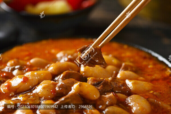 夾起一坨肉