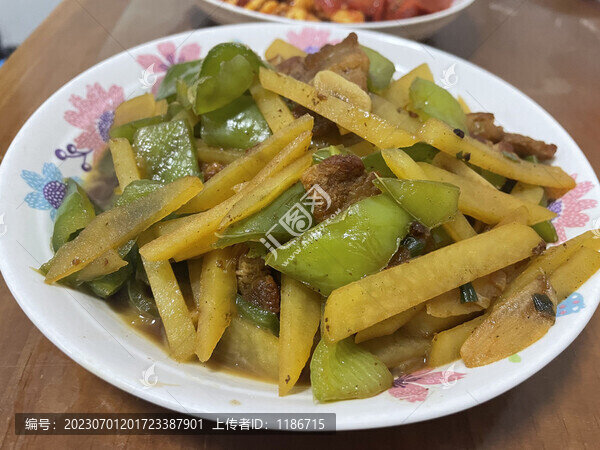 土豆絲炒肉
