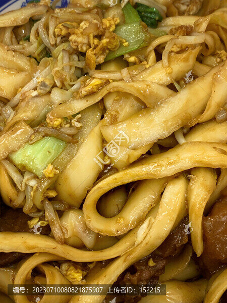 雞蛋炒寬面