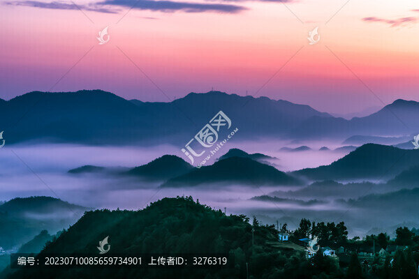 浙江浦江多彩山村唯美云海