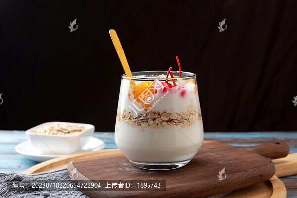 酸奶果粒燕麥片