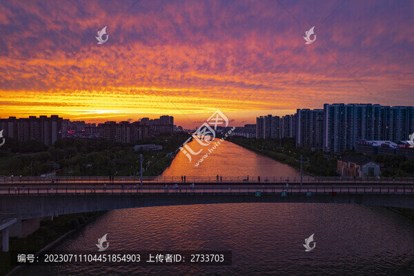 晚霞下的京杭大運河