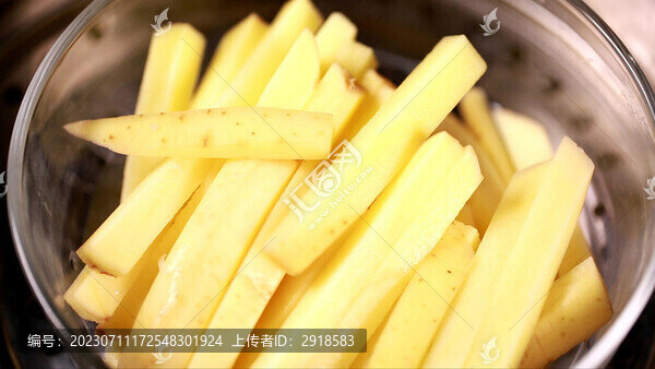 切土豆條蒸土豆條做土豆泥