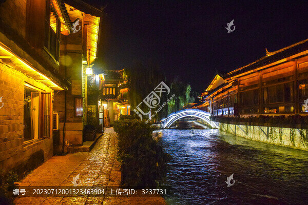 云南麗江古城夜色