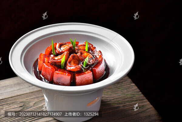 鮑魚紅燒肉
