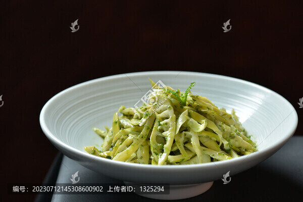 蔥油拌筍