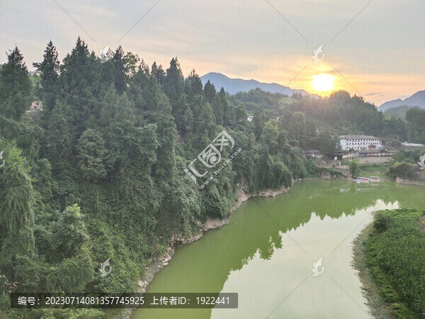 龍洞湖落日與晚霞