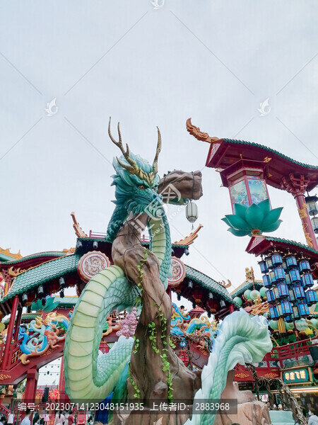 龍雕像