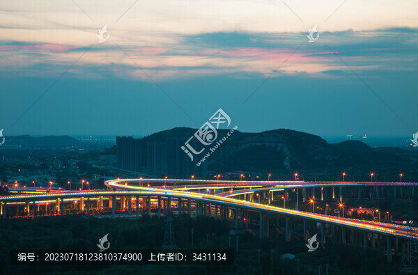 山東濟(jì)南鳳凰山立交橋夜景航拍