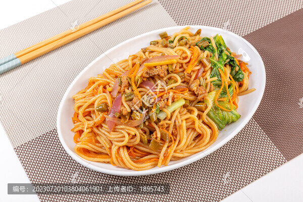 酸豆角肉沫炒粉