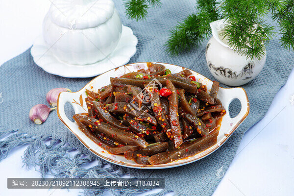 軟糯的涼拌魔芋豆腐