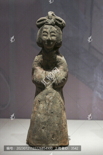 北魏女俑
