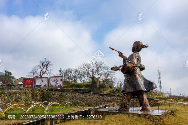仙華山景區(qū)登高村神筆馬良雕像