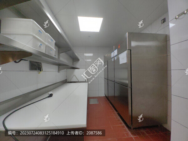 五星級酒店廚房內(nèi)部設(shè)施冰箱