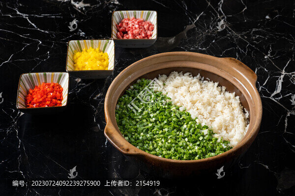 春韭雪花牛肉焗飯