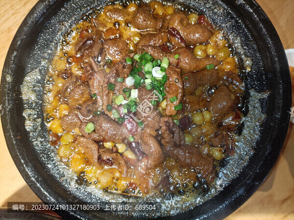 耙豌豆燒肥腸