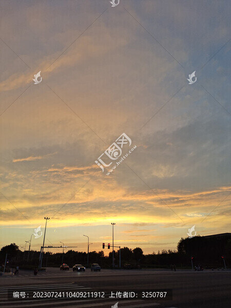 夕陽湖泊