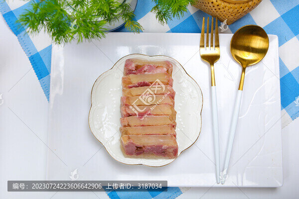晶瑩剔透的水晶肉