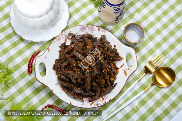 酸菜炒魔芋豆腐