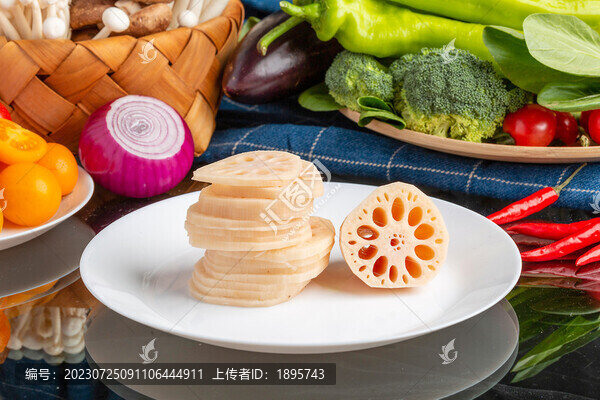 切好的蓮藕片